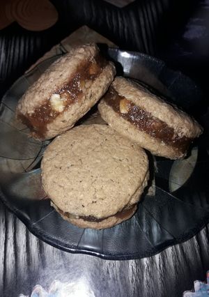 Una foto de Alfajores Integral de Avena con Relleno de Membrillo y Nueces