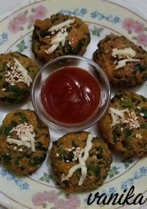 A picture of Methi muthias.