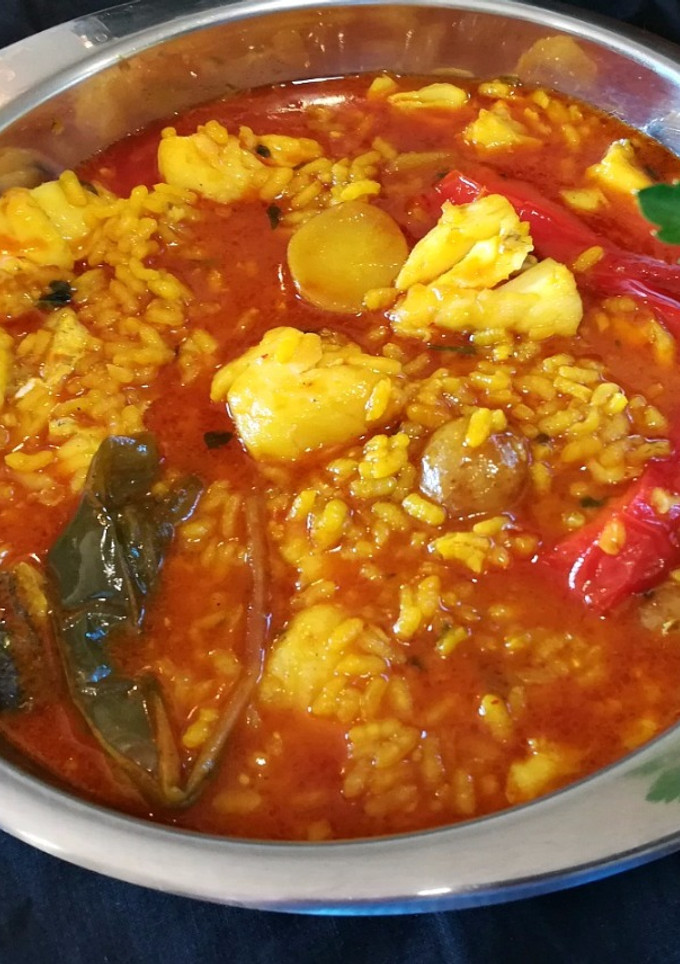 Una foto de Arroz con merluza