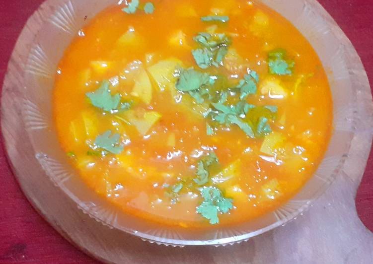 Recipe of Award-winning Lauki aloo curry or lauki aloo rassewala