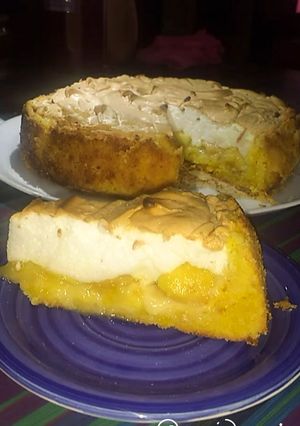 Una foto de Torta de manzana merengada🍎