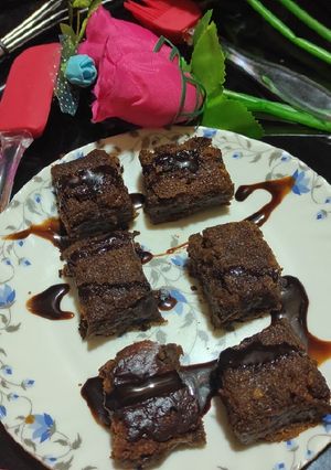 एगलेस ब्राउनी (eggless brownie reicpe in Hindi) रेसिपी मुख्य फोटो