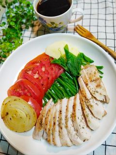 義式香料舒雞胸佐時蔬 的食譜成品照片