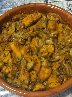 Una foto de Batata y setas ostra con salsa teriyaki