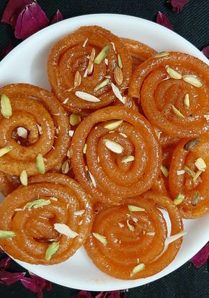A picture of Crispy Semolina Jalebi.
