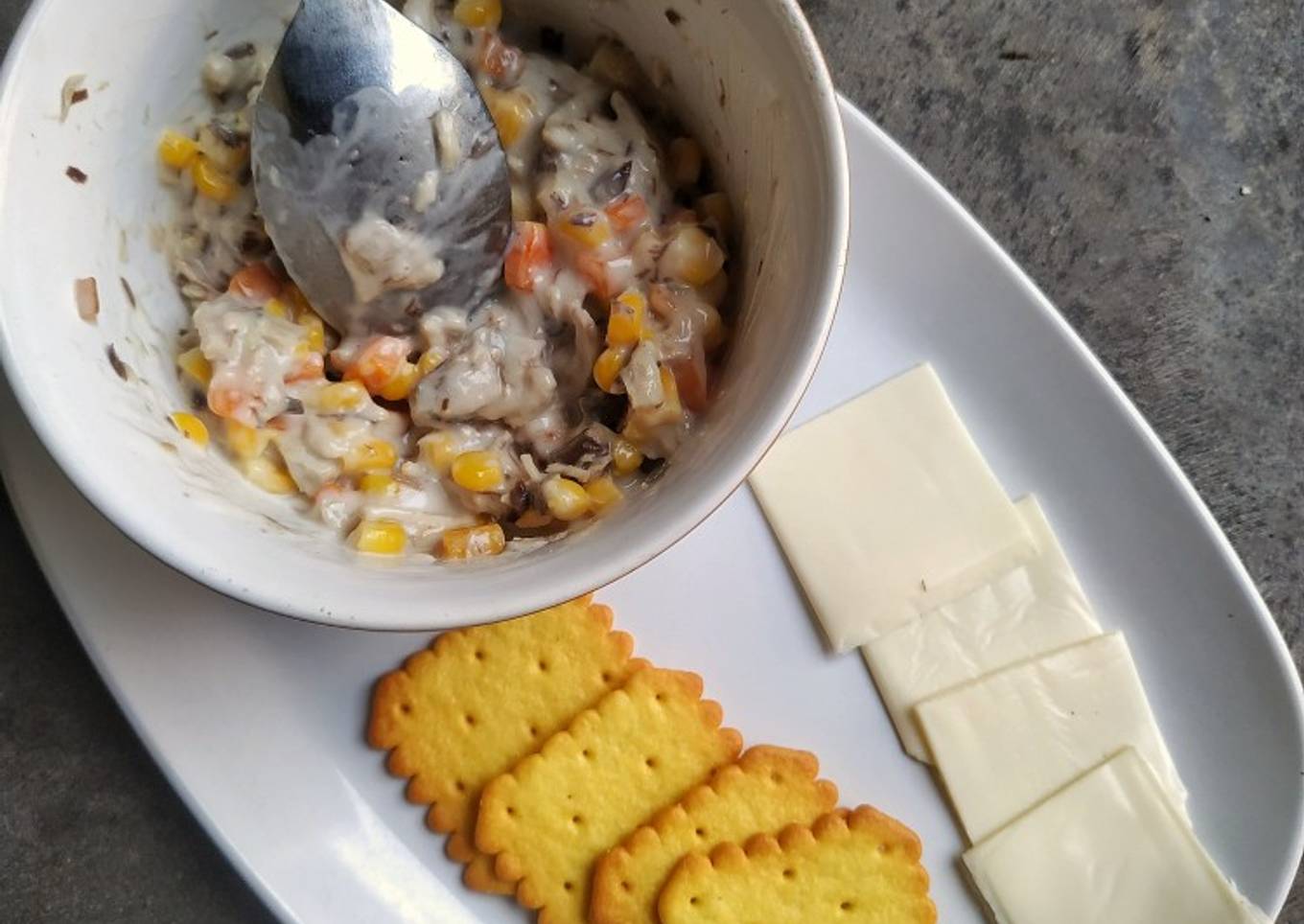 Tuna cheese on cracker