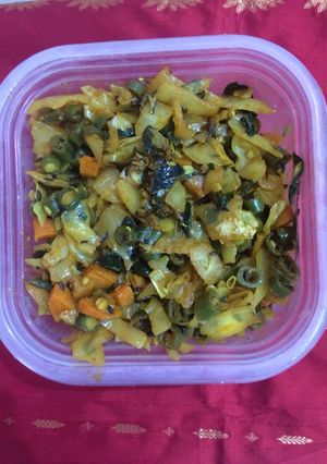 A picture of 3 vegetable curry (Satvik).