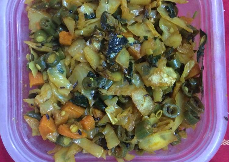 Recipe of Any-night-of-the-week 3 vegetable curry (Satvik)