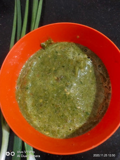 A picture of Green onions chutney.