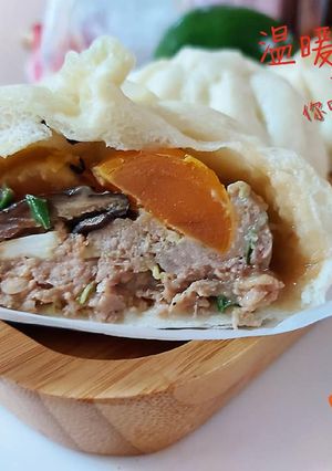 「香菇蛋黃肉包」 的食譜成品照片