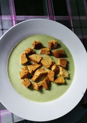 Brokkoli krémleves recept fotója
