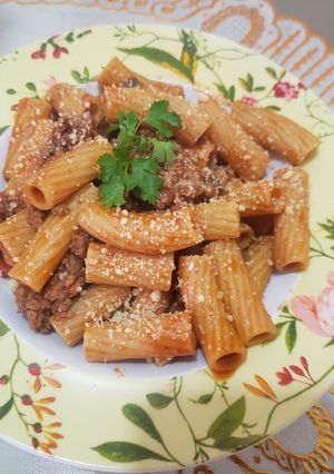 Una foto de Rigatoni a la boloñesa....🍝🍝