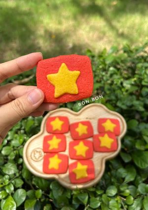 Hình của món Bánh Quy Cờ Đỏ Sao Vàng Việt Nam 🇻🇳.