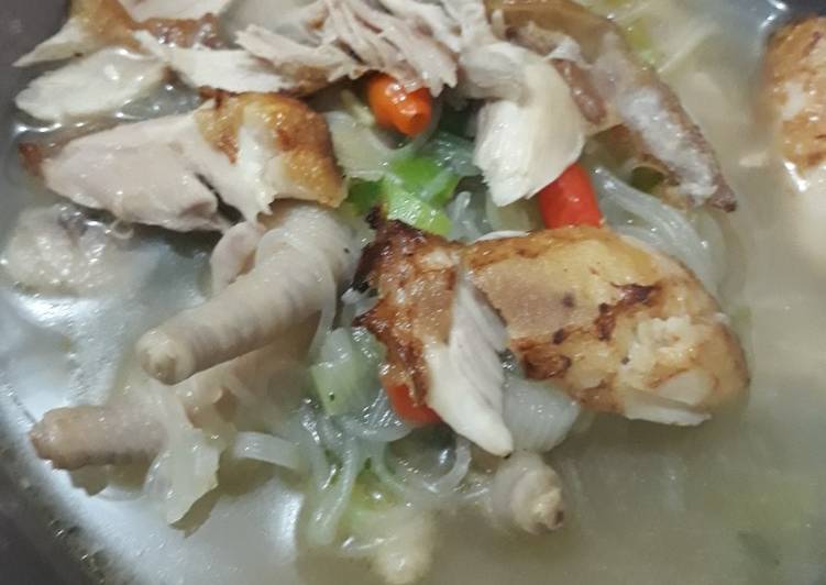 Bagaimana Membuat Mie Sop Ayam Ceker yang Menggugah Selera