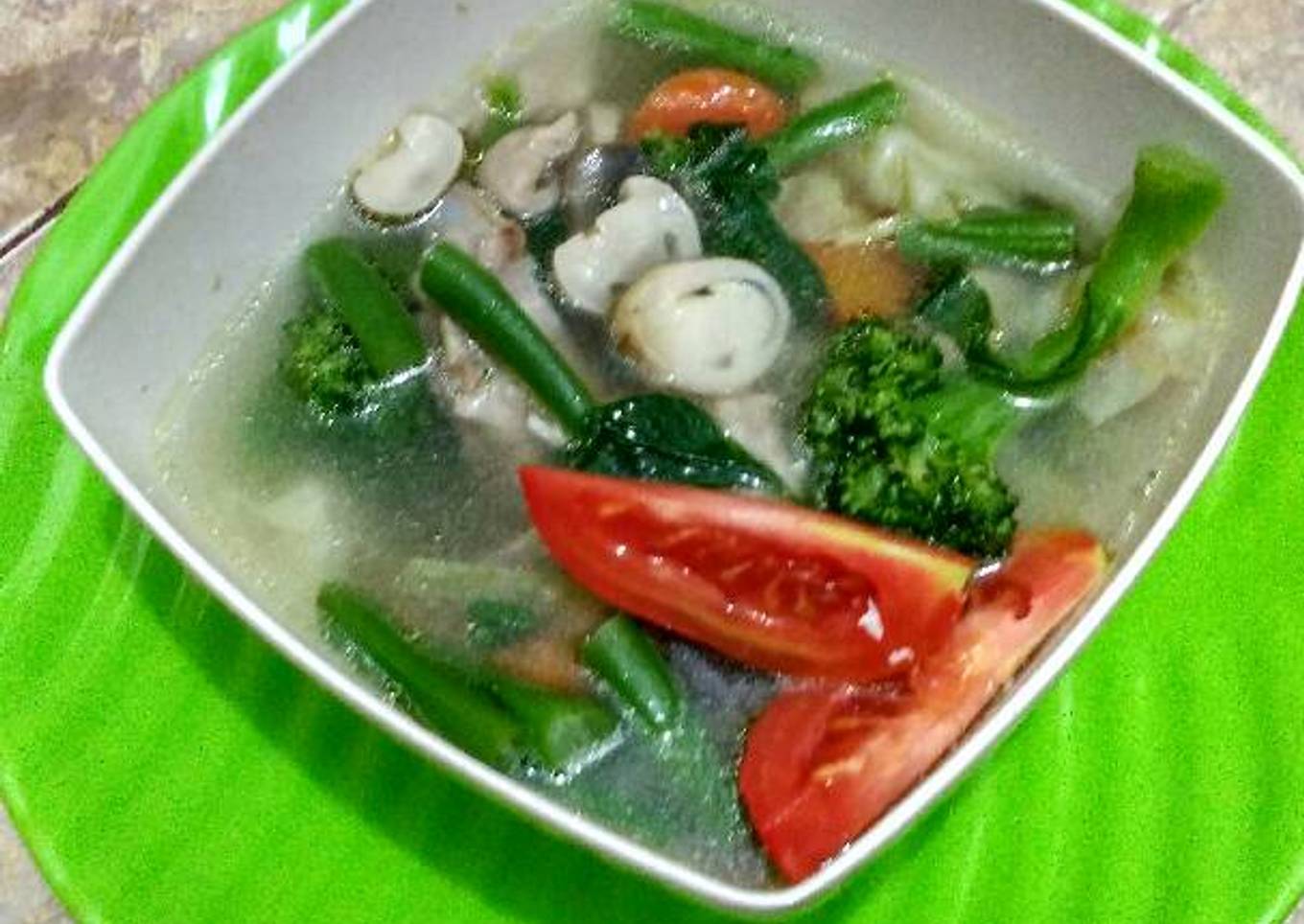 Bagaimana Menyiapkan Sop ayam jamur, Enak Banget