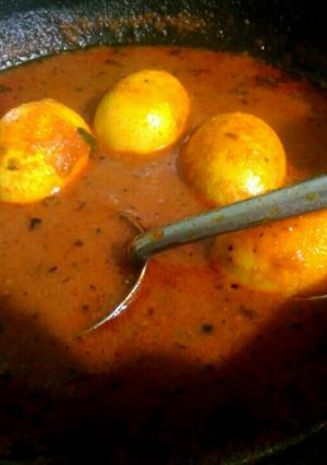 A picture of Egg curry.