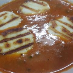 A picture of Paneer makhni.
