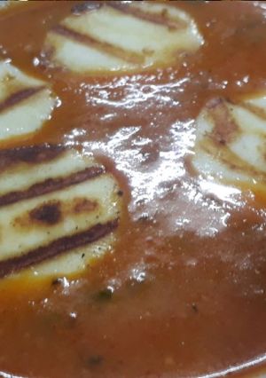 A picture of Paneer makhni.
