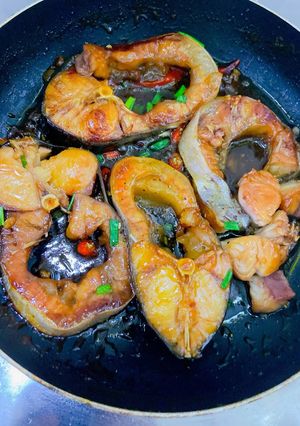 Hình của món Cá hú kho tộ.