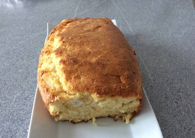 Cake à l’ananas, noix de coco et rhum