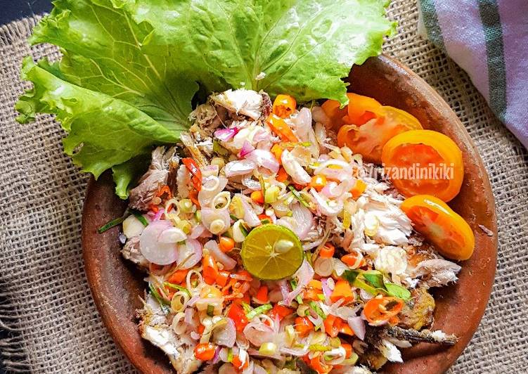 Resep Tongkol suwir sambal matah Anti Gagal