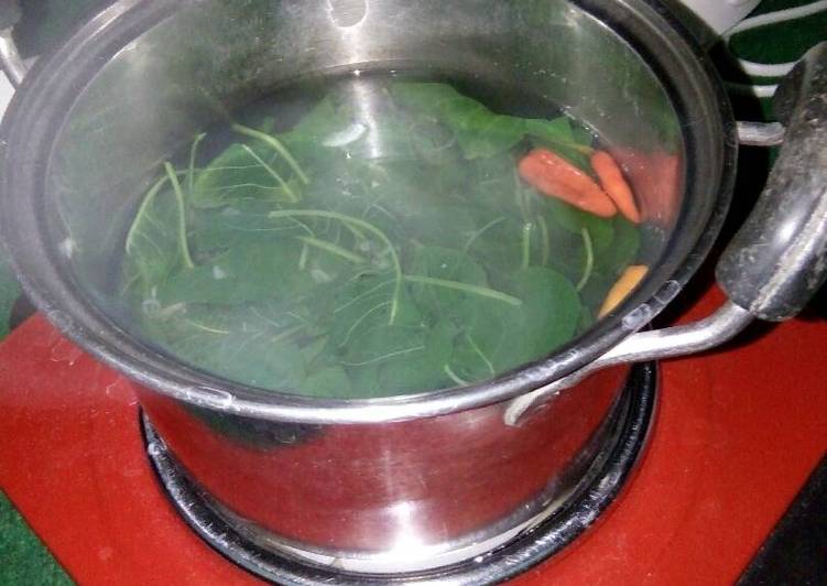 Sayur bayam kuah bening