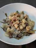Gnocchetti di ricotta cu șunculiță și anghinare