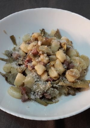 O poză a rețetei Gnocchetti di ricotta cu șunculiță și anghinare.