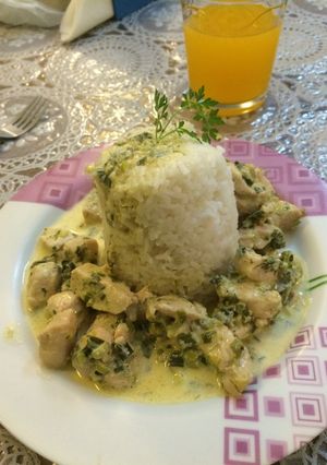 Una foto de Pollo al verdeo