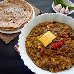 A picture of Egg tadka.