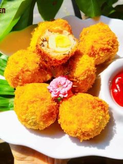 Hình của món Trứng cút bọc thịt chiên xù.
