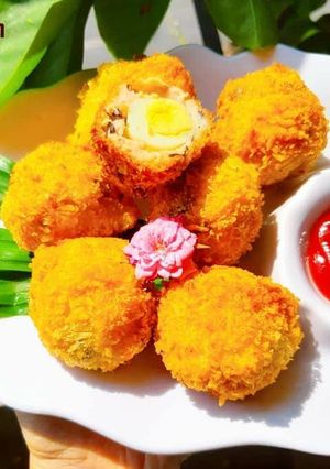 Hình của món Trứng cút bọc thịt chiên xù.