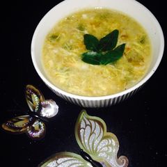 A picture of Chicken  yakhni soup.