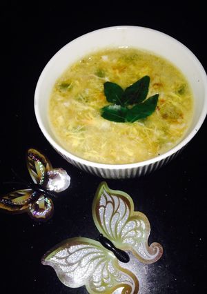 A picture of Chicken yakhni soup.