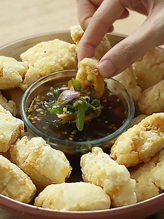 Langkah Gampang Menyiapkan Resep Tahu Aci Krispi Kuah Gejrot Devina Hermawan yang  Bikin Ketagihan Anti Ribet, Lezat Sekali