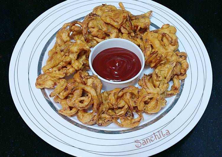 Spiced onion fritters