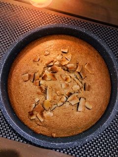 Una foto de Bizcocho con harina integral de espelta, sabor coco y limón 🥥🍋