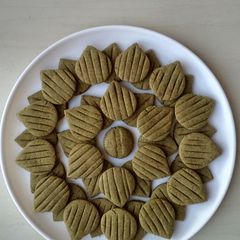 A picture of Ragi Pista Cookies.