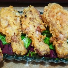 A picture of Crispy fried drum sticks.