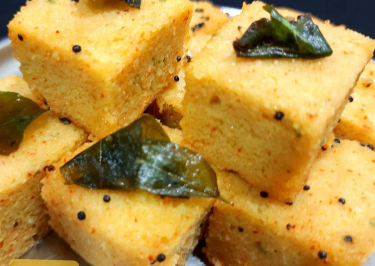 Simple Way to Prepare Homemade Moong Dal Dhokla