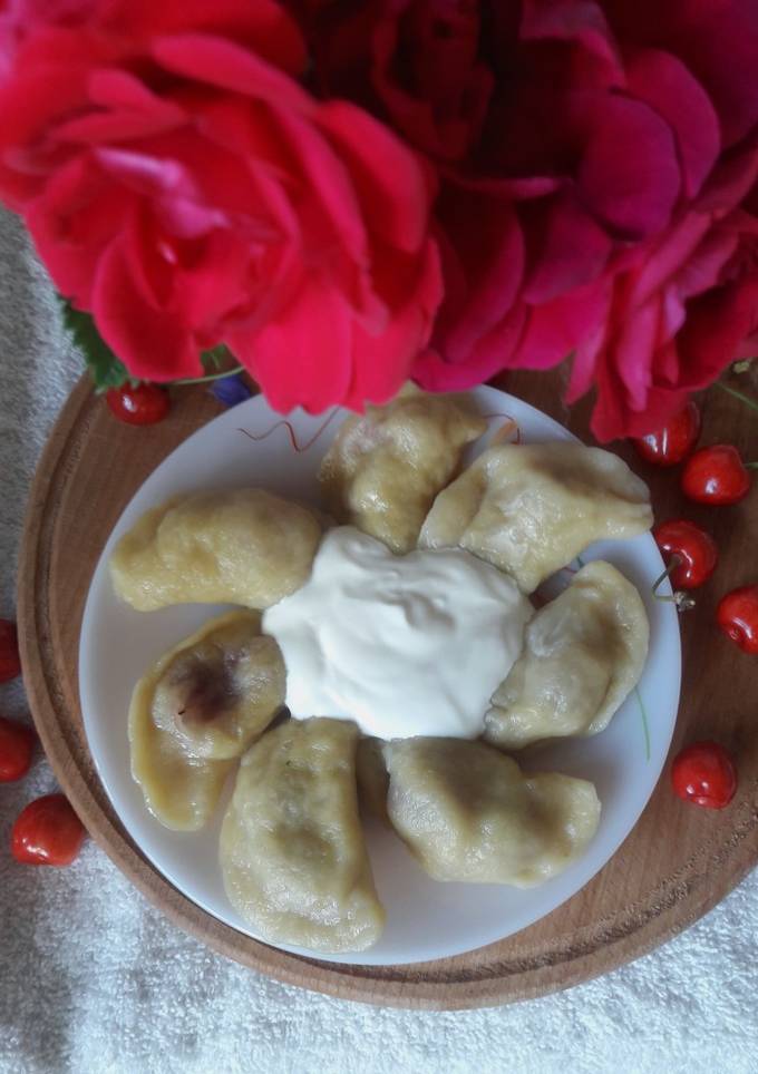 Вареники з черешнею