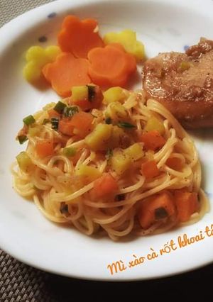 Hình của món Mì xào cà rốt gà rôti - Ăn dặm cho bé.