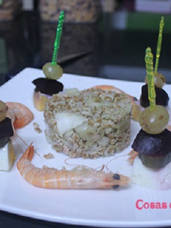 Una foto de Espelta con gambas y pinchos