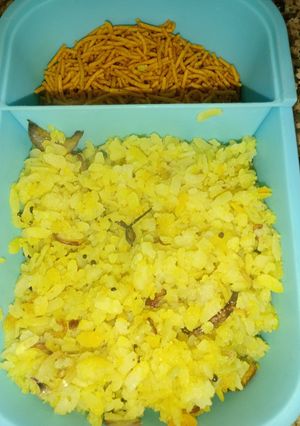 कांदा पोहा (Kanda poha recipe in hindi) रेसिपी मुख्य फोटो
