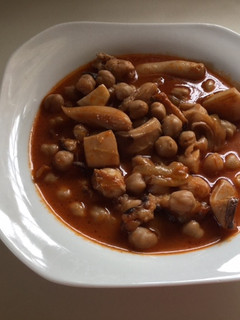 Una foto de Sepia con garbanzos