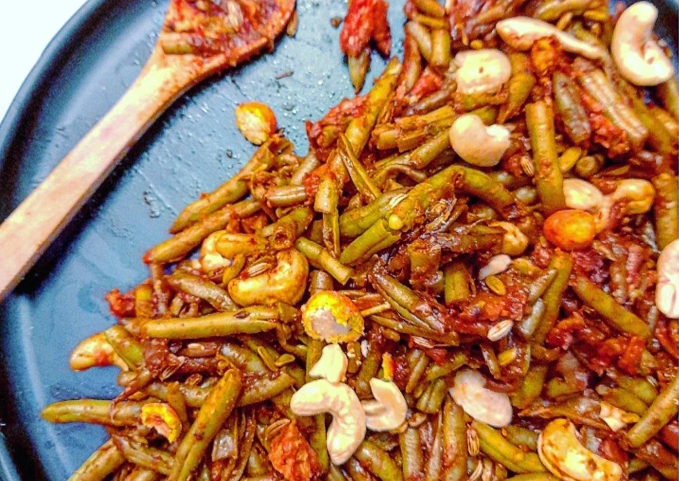 Poêlée d'haricots verts et pleurotes aux épices et noix de cajou
