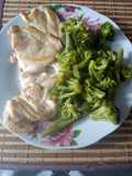 Ensalada de brócoli con pollo a la plancha