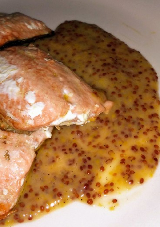 Una foto de Salmón en salsa mostaza y miel