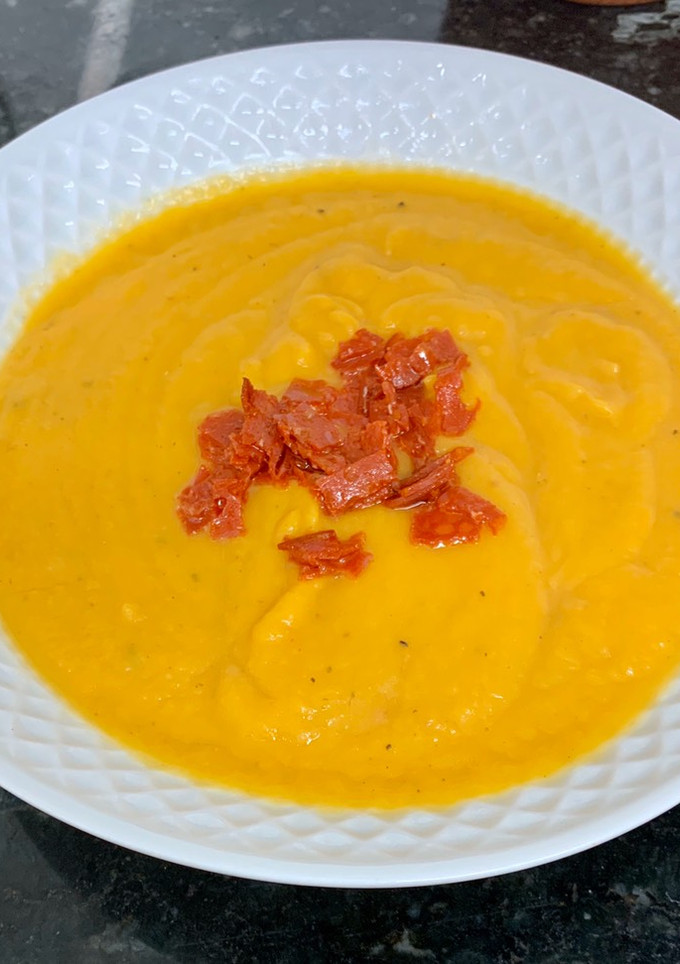 Una foto de Crema de calabaza y batata