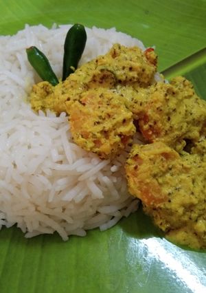A picture of Bhapa Chingri with steamed rice(Steamed prawns).